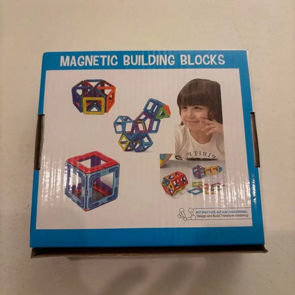 Magnetic building blocks in pink